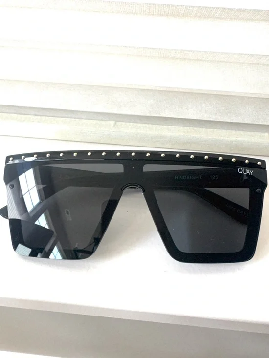 Quay x JLO "Hindsight" Shield Frame Studded Sunglasses - Picture 2 of 3